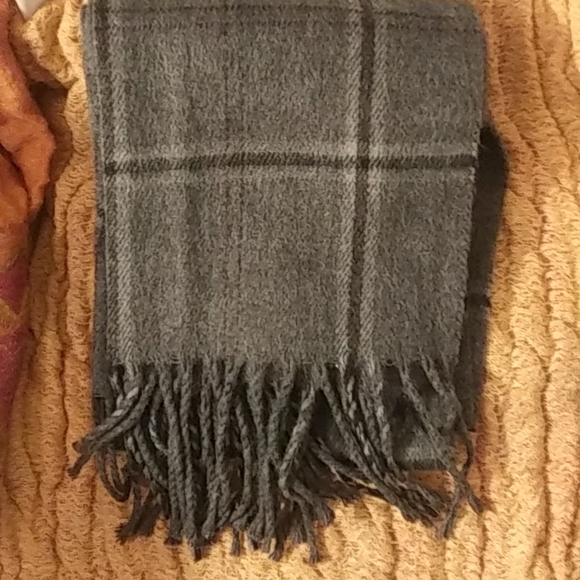 Scarf - Picture 5 of 6